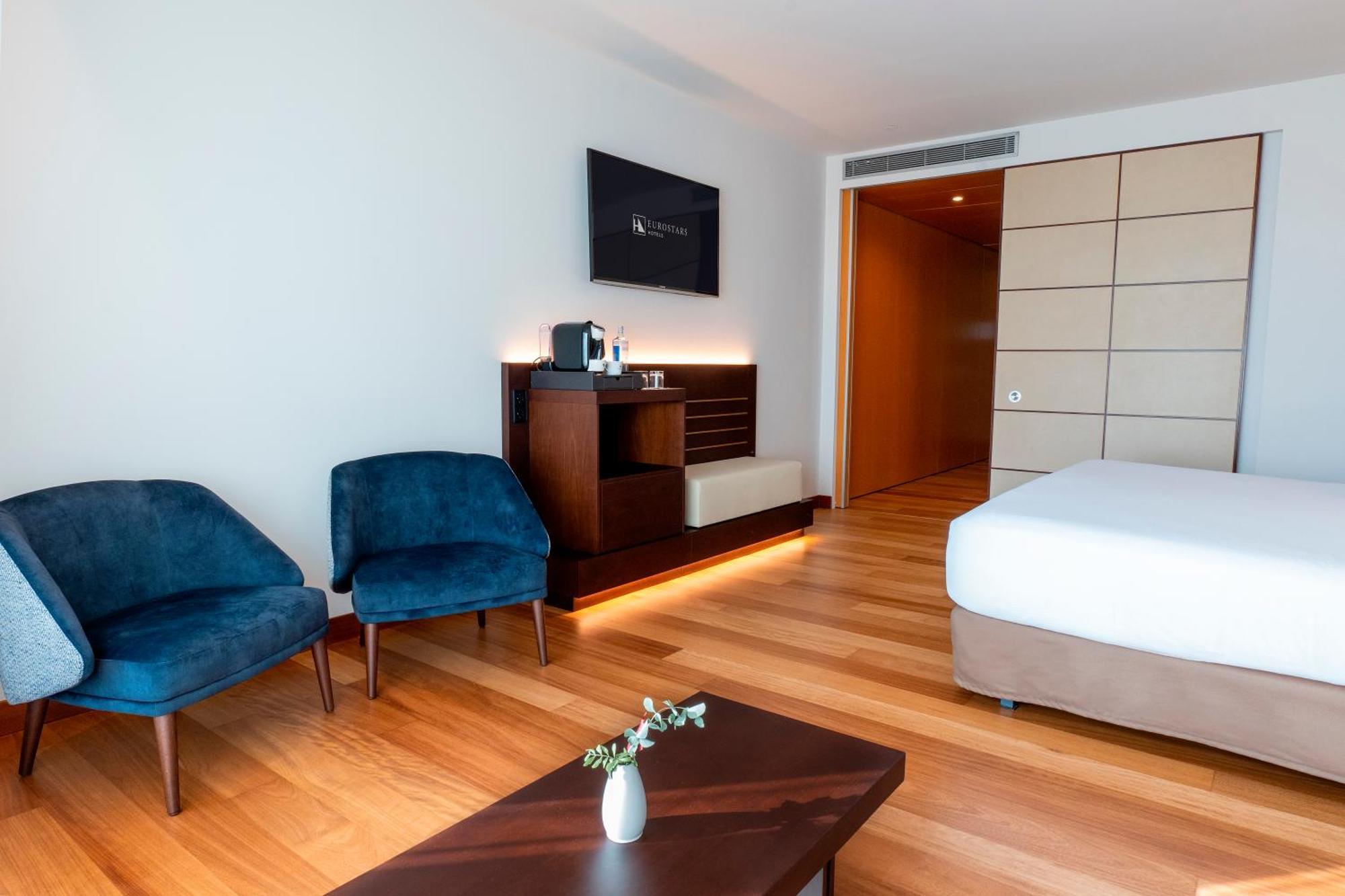 Premier Room Balcony,1758275075:JPEG